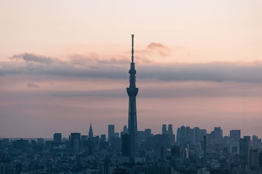 明日上映！《青蛇》4K加长版预售亮眼 国粤双语再现美学巅峰